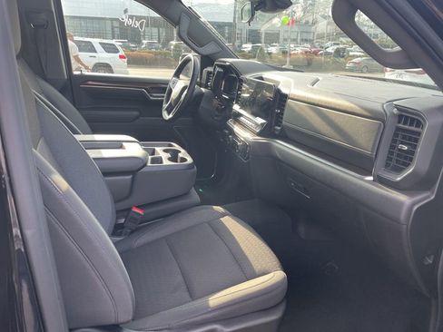 Used 2025 Chevrolet Silverado 1500 LT image 9
