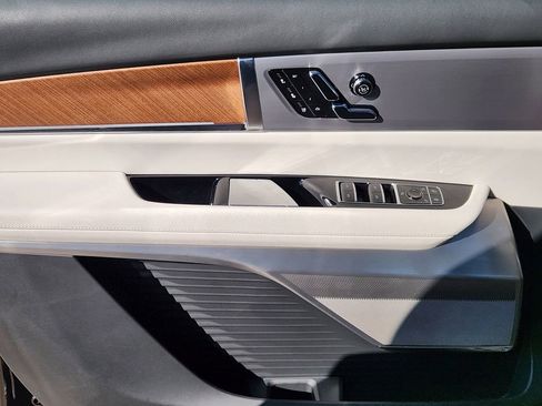 Used 2026 Cadillac Vistiq Sport w/ LPO, Floor Liner Package image 23