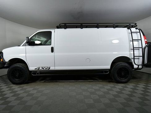 New 2025 Chevrolet Express 3500 Work Van w/ Driver Convenience Package image 16