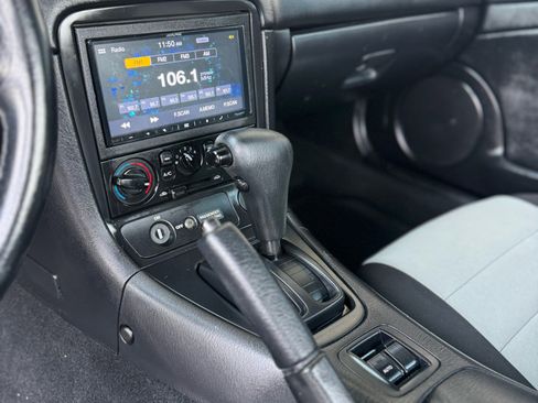 Used 2002 MAZDA MX-5 Miata 2dr Conv Cloth Auto image 20