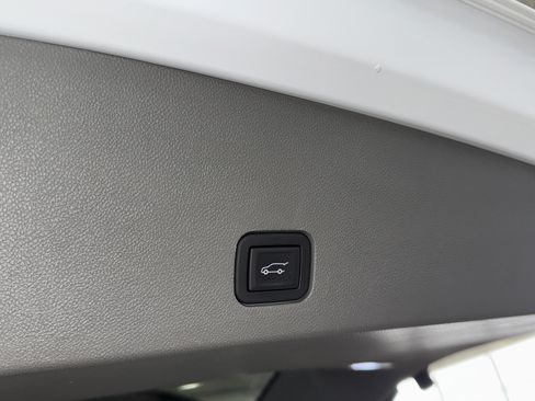 Used 2023 Cadillac XT6 Premium Luxury AWD/4WD image 15