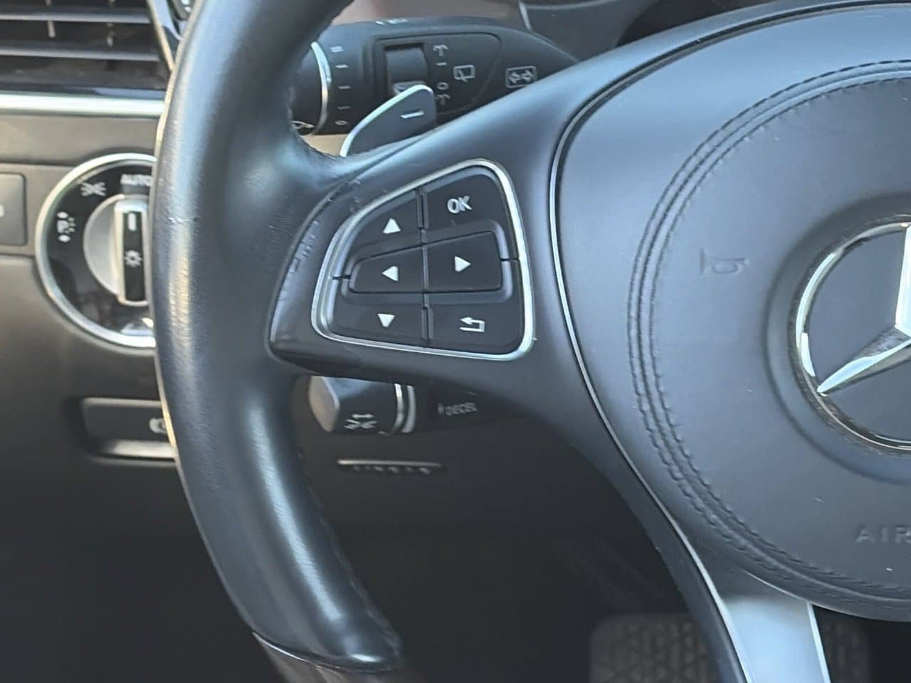 Used 2018 Mercedes-Benz GLS 550 4MATIC image 22