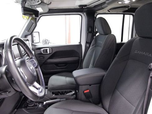 Used 2022 Jeep Wrangler Unlimited Sahara image 13