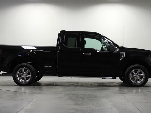 Used 2025 Ford F150 XLT w/ Equipment Group 301A Standard RWD image 3