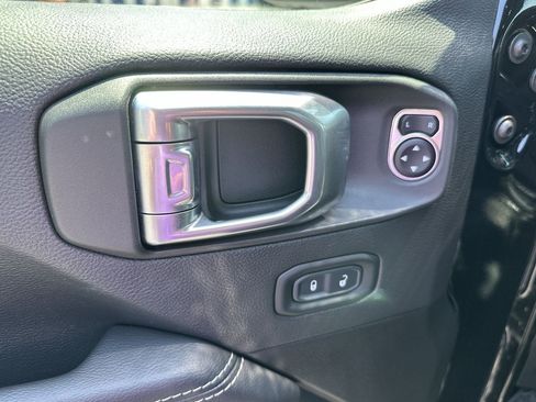 Used 2022 Jeep Wrangler Unlimited Sahara w/ Cold Weather Group image 24