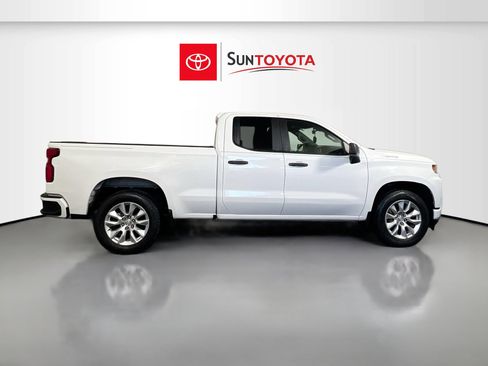 Used 2020 Chevrolet Silverado 1500 Custom w/ Custom Value Package image 2