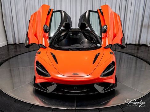 Used 2021 McLaren 765LT RWD image 13