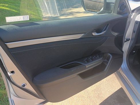 Used 2019 Honda Civic EX image 13