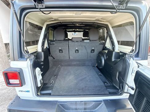 Used 2023 Jeep Wrangler Unlimited w/ Cold Weather Group image 30