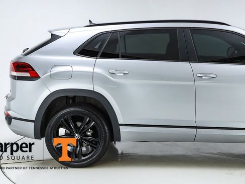 Used 2023 Volkswagen Atlas Cross Sport SEL R-Line AWD/4WD image 11