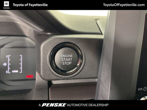 Used 2025 Toyota Tacoma SR5 AWD/4WD image 29