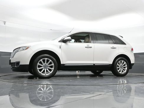 Used 2015 Lincoln MKX AWD w/ Equipment Group 102A image 37