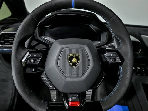 Used 2022 Lamborghini Huracan STO RWD image 28