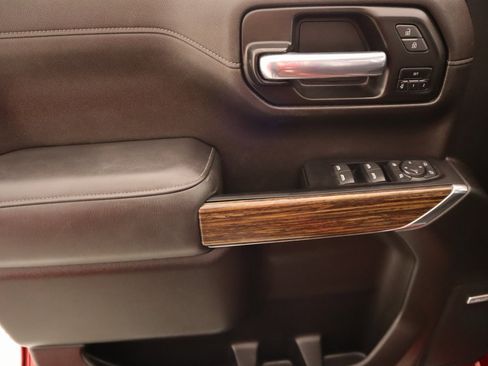 Used 2022 Chevrolet Silverado 1500 High Country w/ Technology Package image 16