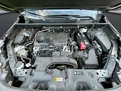 Used 2021 Toyota RAV4 LE FWD image 30