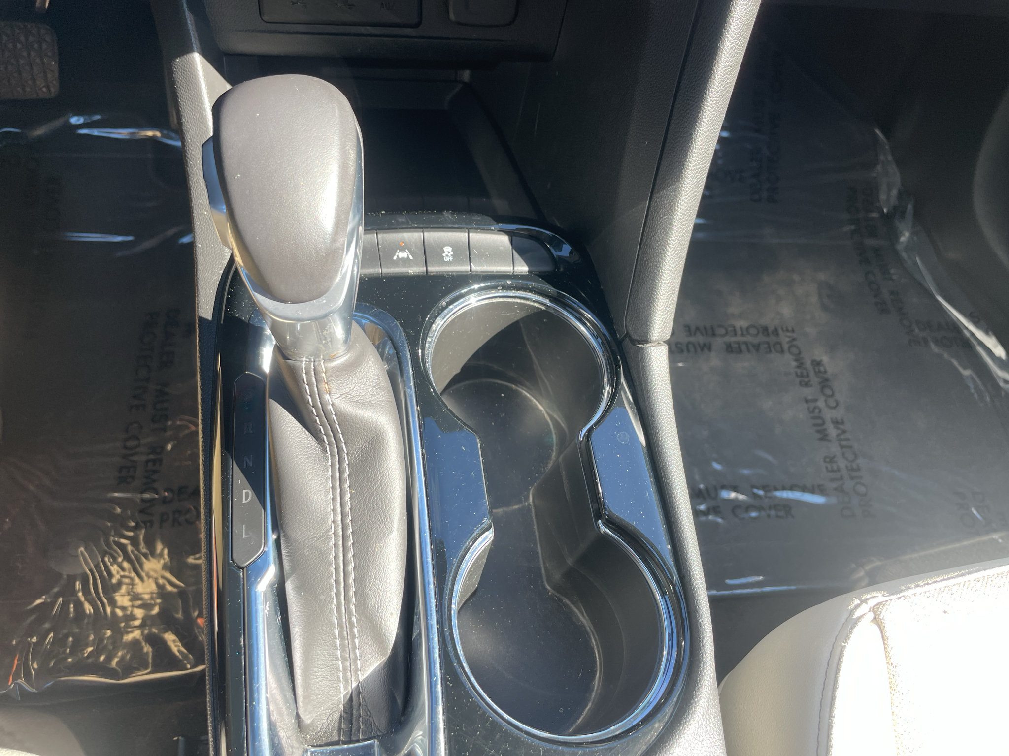 Certified 2020 Buick Encore GX Preferred w/ Cold Weather Comfort Package FWD image 26