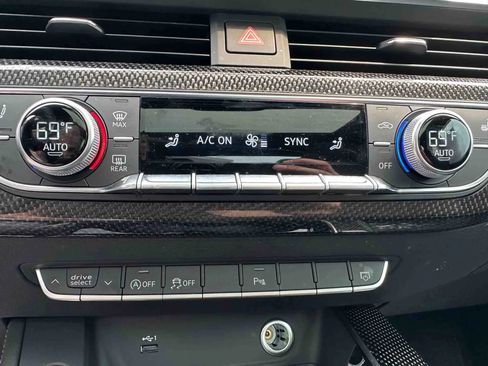 Used 2022 Audi S5 Premium Plus w/ Premium Plus image 31