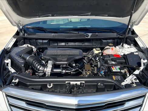 Used 2017 Cadillac XT5 Luxury w/ Driver Awareness Package FWD image 28