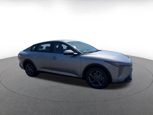 Used 2025 Kia K4 FWD image 2