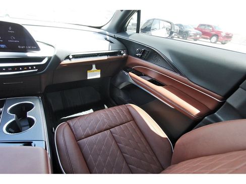 New 2027 Cadillac Lyriq Signature Sport w/ Nappa Leather Package AWD/4WD image 9