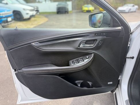 Used 2017 Chevrolet Impala Premier w/ Enhanced Convenience Package image 8