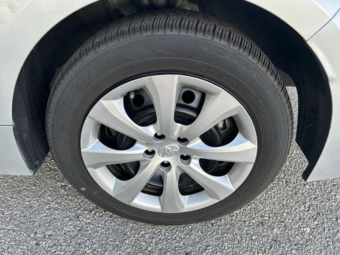 Used 2025 Toyota Corolla LE w/ Convenience Package FWD image 10