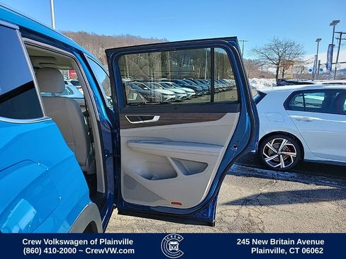 Certified 2025 Volkswagen Atlas SEL AWD/4WD image 45