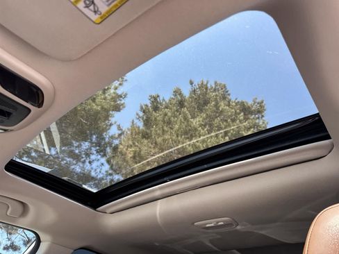 Used 2025 Subaru Outback Touring XT image 8