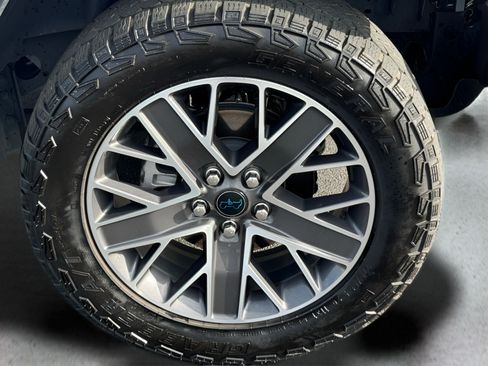 Used 2024 Jeep Wrangler High Altitude AWD/4WD image 30