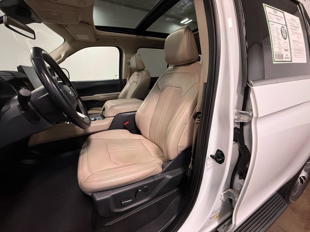 Used 2024 Ford Expedition Limited AWD/4WD image 12