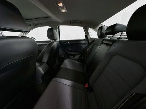 Used 2025 Volkswagen Jetta SE FWD image 24