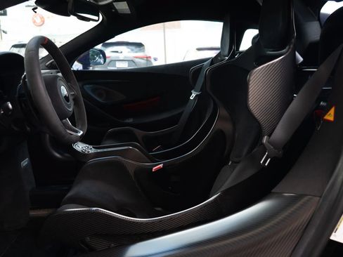 Used 2020 McLaren 620R RWD image 47