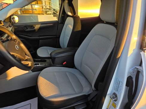 Used 2025 Ford Escape Active image 21