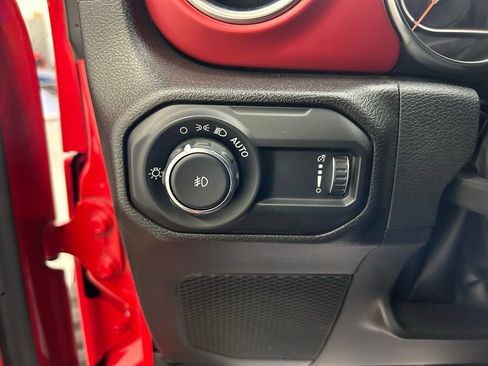 Used 2023 Jeep Wrangler Unlimited Rubicon AWD/4WD image 20
