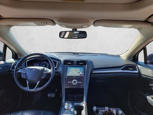 Used 2018 Ford Fusion Titanium FWD image 15