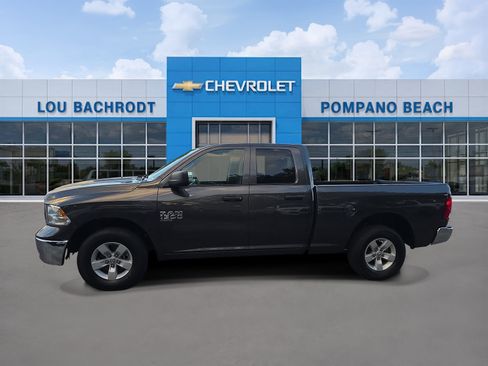 Used 2024 RAM 1500 Classic SLT AWD/4WD image 4