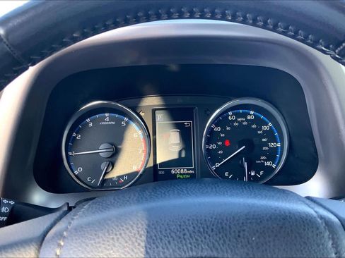 Used 2017 Toyota RAV4 Limited FWD image 25