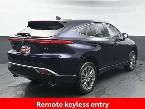Used 2024 Toyota Venza XLE AWD/4WD image 7