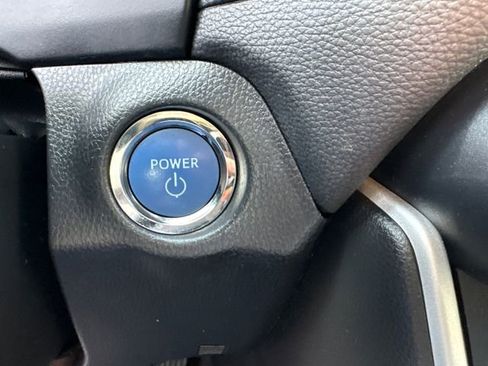 Used 2022 Toyota RAV4 XLE image 30