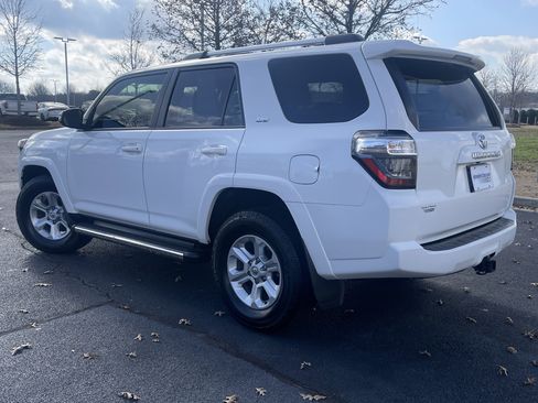 Used 2023 Toyota 4Runner SR5 Premium w/ Moonroof Package image 7