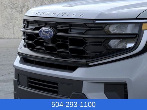 New 2026 Ford Expedition Active image 17