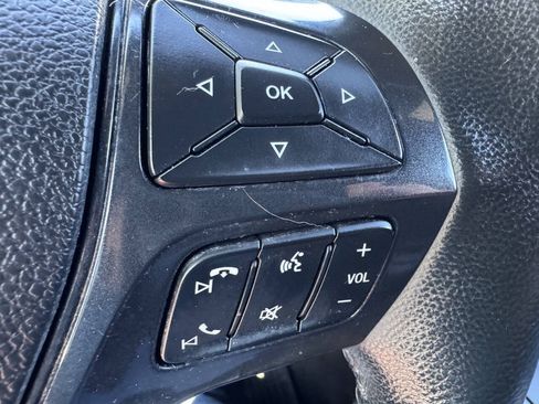 Used 2017 Ford Explorer XLT w/ Equipment Group 201A AWD/4WD image 28