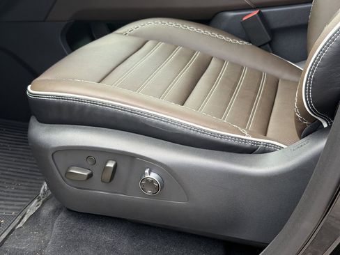 Used 2026 GMC Acadia Denali Ultimate w/ LPO, All-Weather Package AWD/4WD image 10