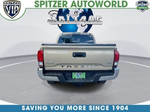 Used 2020 Toyota Tacoma SR5 AWD/4WD image 9