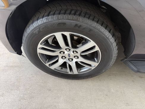 Used 2024 Ford Expedition Limited RWD image 35
