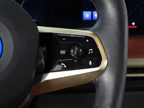 Used 2023 BMW iX xDrive50 w/ Sport Package image 28