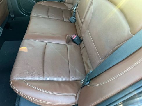 Used 2018 Subaru Outback 3.6R Touring w/ Popular Package #3 image 19