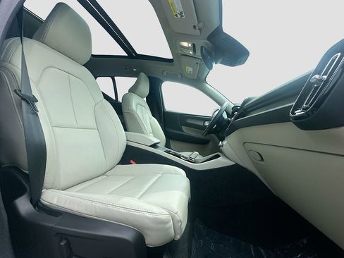 Used 2023 Volvo XC40 B5 Plus w/ Driver Assist Package AWD/4WD image 29
