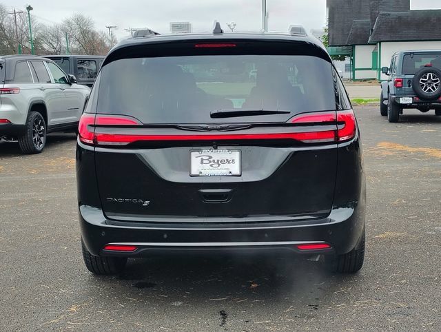 New 2026 Chrysler Pacifica Select w/ S Appearance Package FWD image 36