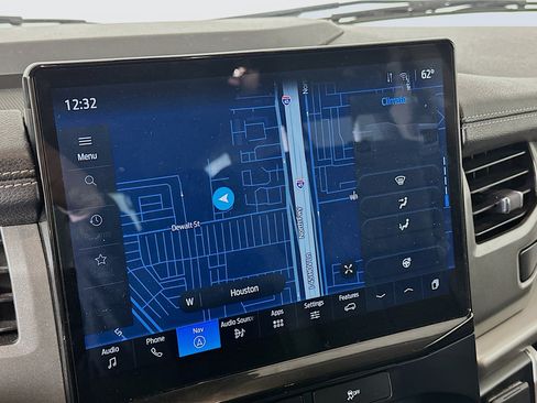 Used 2024 Ford Expedition XLT image 22